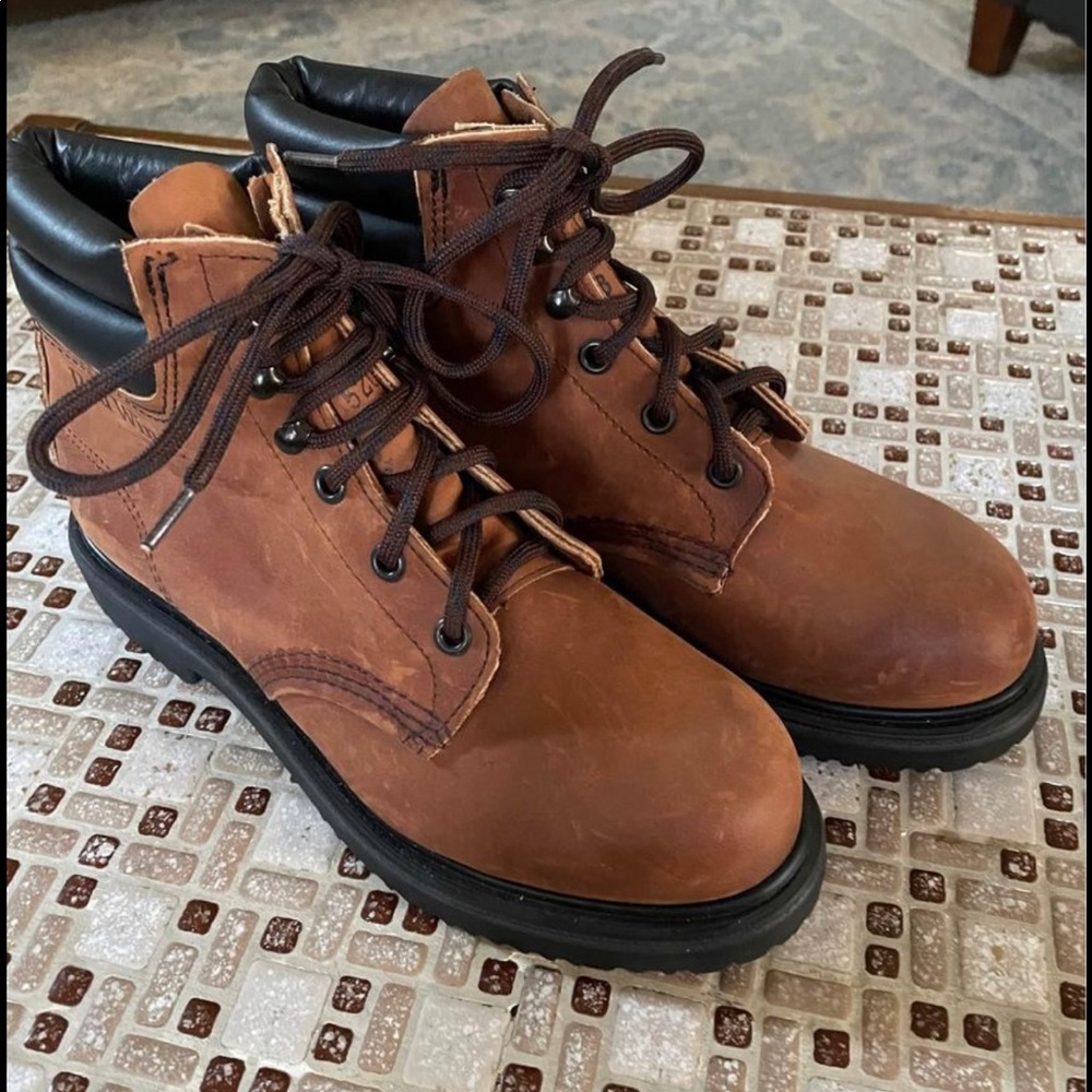 New RED WING Boots Size 7B